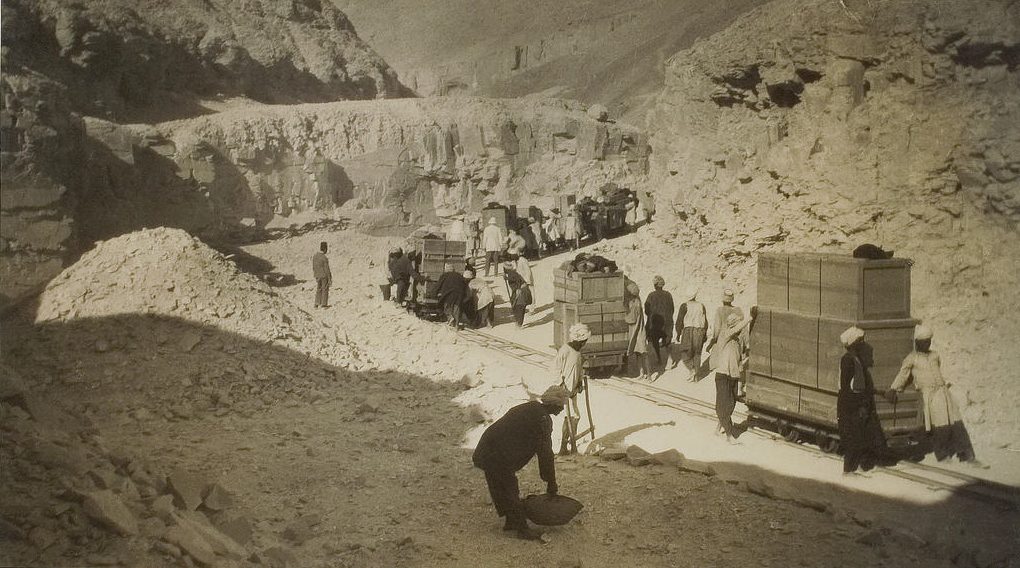 Burton Tutankhamun tomb photographs 1 021