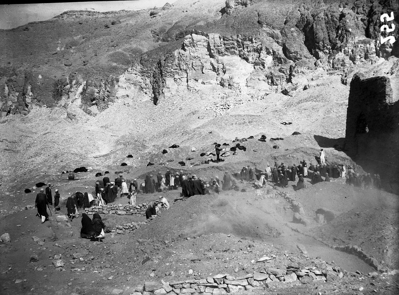 Schiaparelli's excavations - Theban region, Deir el-Medina, Excavations at the village, temple and chapels…